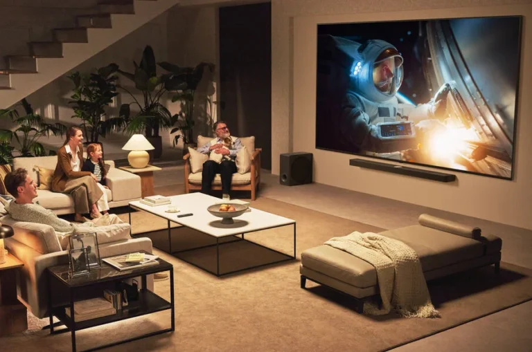 LG nuotr. / Šiuolaikiniai televizoriai automatiškai reguliuoja ekrano ryškumą reaguodami į kambario apšvietimą.