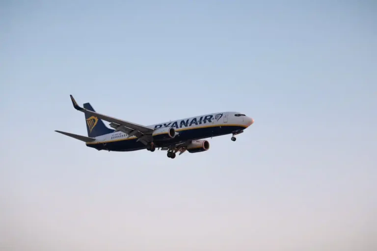 „Ryanair“ žaibiškas išpardavimas – skrydžiai iš Lietuvos miestų prasideda nuo 14,99 €.