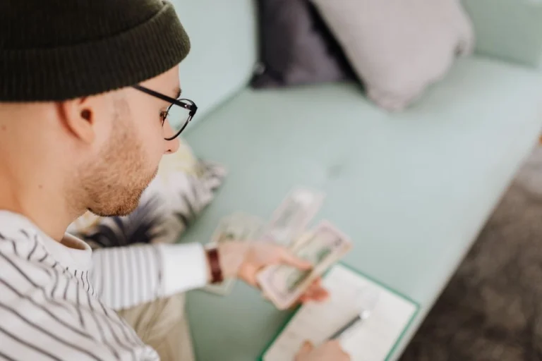 Būsto išlaidos sudaro didžiausią naujo studento biudžeto dalį.