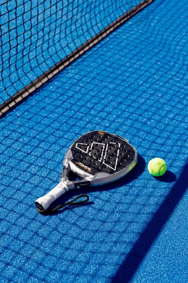 Išbandyk padelį nemokamai: LPF skelbia registraciją į 3 mėnesių treniruotes naujokams
