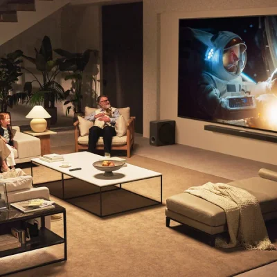 LG nuotr. / Šiuolaikiniai televizoriai automatiškai reguliuoja ekrano ryškumą reaguodami į kambario apšvietimą.